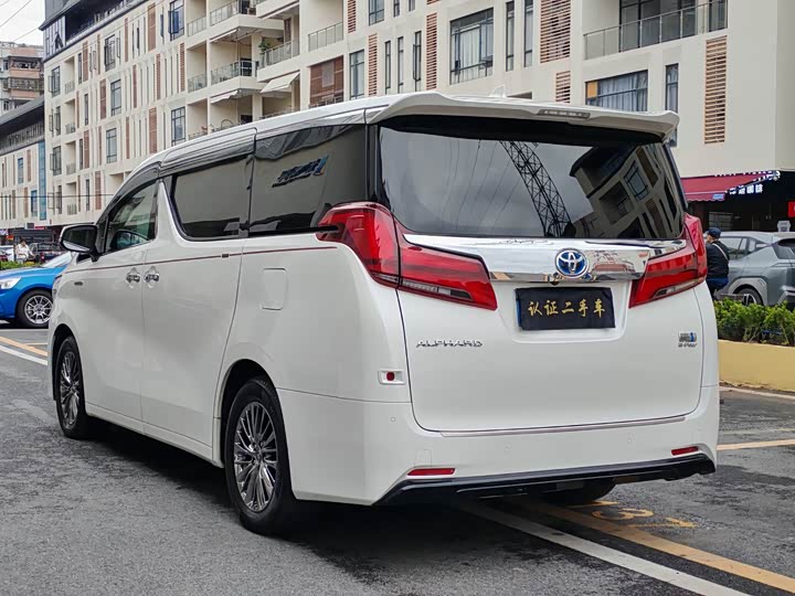 Фото 4 - Toyota Alphard