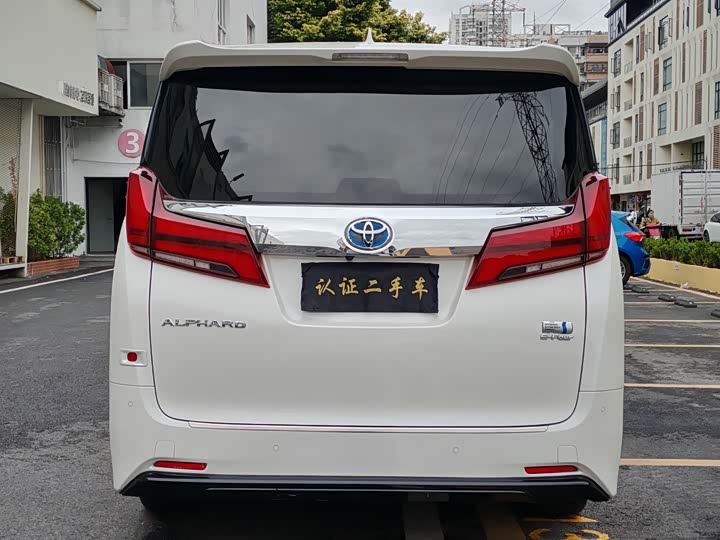 Фото 5 - Toyota Alphard