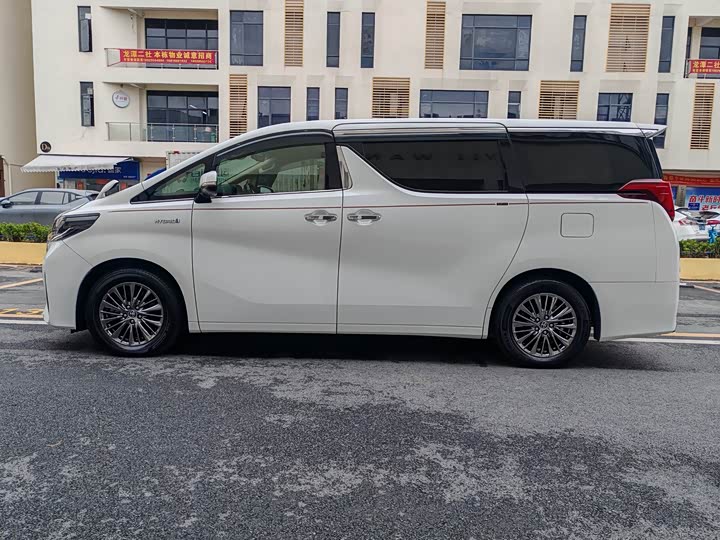 Фото 7 - Toyota Alphard