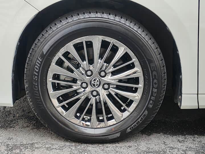 Фото 8 - Toyota Alphard