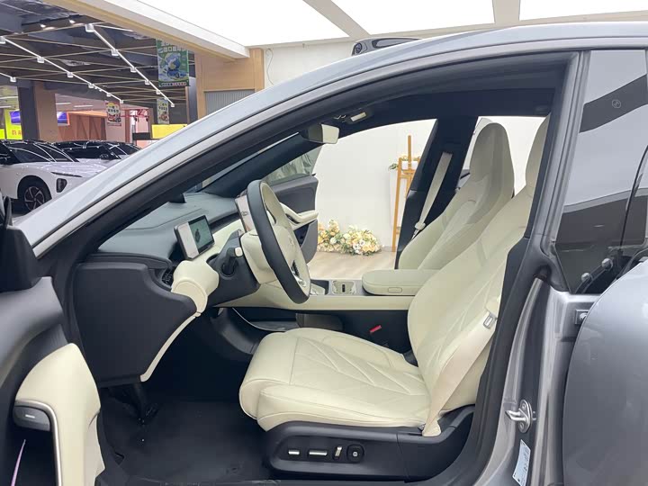 Фото 8 - Nio ET5T