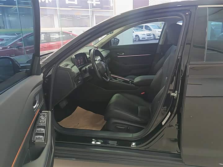 Фото 9 - Honda Accord