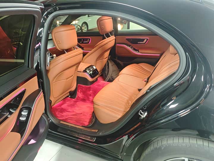 Фото 4 - Mercedes-Benz S-Class