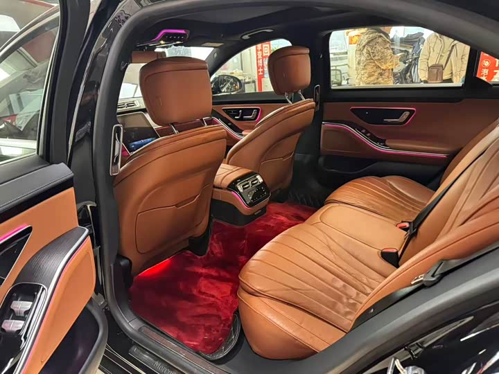 Фото 9 - Mercedes-Benz S-Class