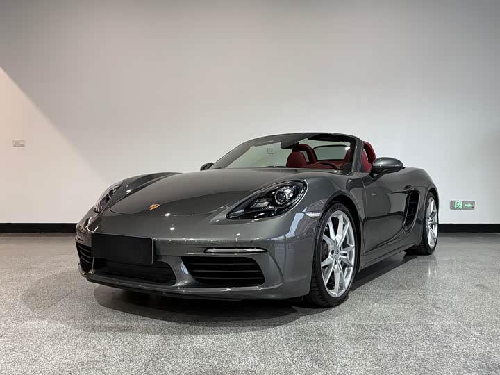 Фото 1 - Porsche 718