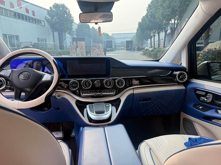 Фото 9 - Mercedes-Benz Vito