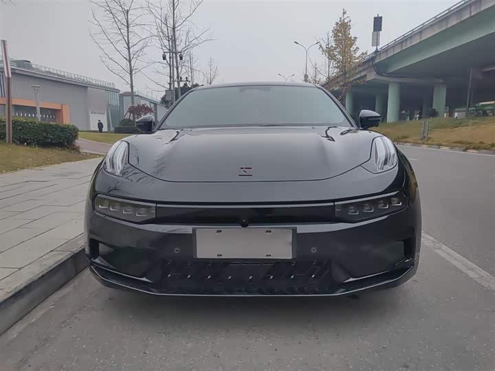 Фото 3 - Zeekr 001