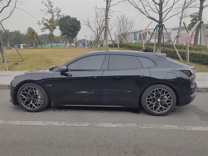 Фото 5 - Zeekr 001