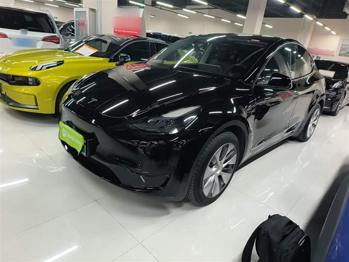 Фото 2 - Tesla Model Y