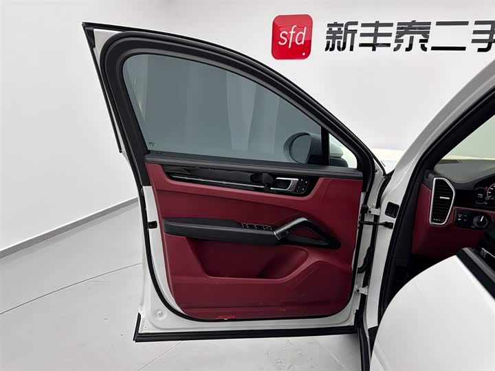 Фото 8 - Porsche Cayenne