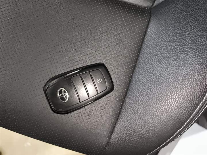 Фото 9 - Toyota Frontlander