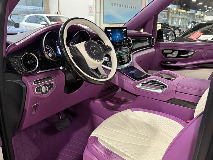 Фото 7 - Mercedes-Benz V-Class