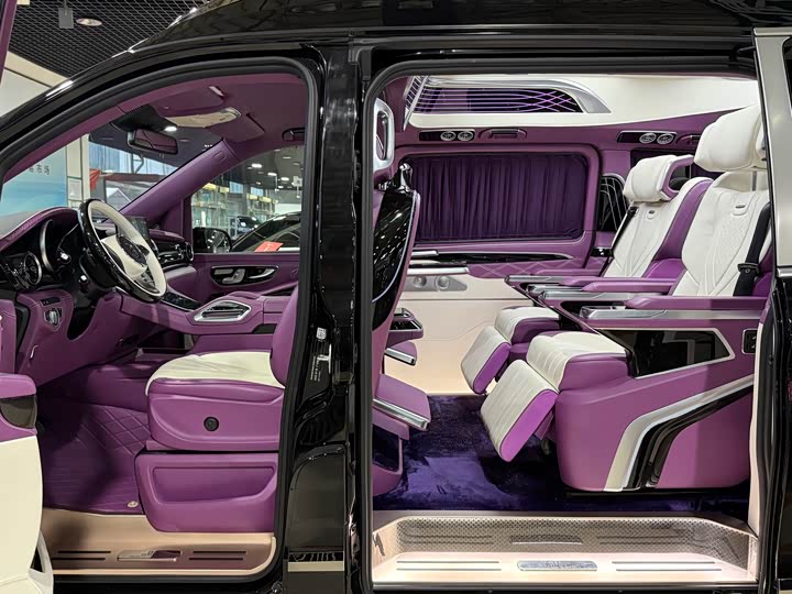 Фото 8 - Mercedes-Benz V-Class