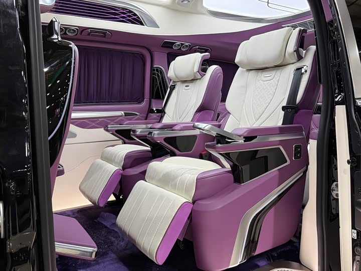 Фото 9 - Mercedes-Benz V-Class