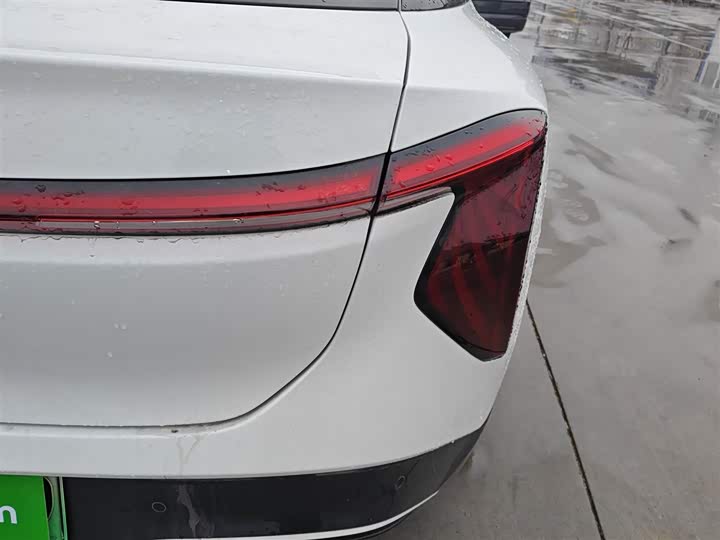 Фото 8 - Hongqi EH7