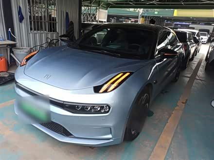 Фото 1 - Zeekr 001