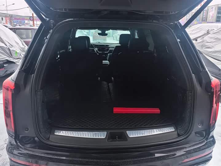 Фото 4 - Cadillac XT6