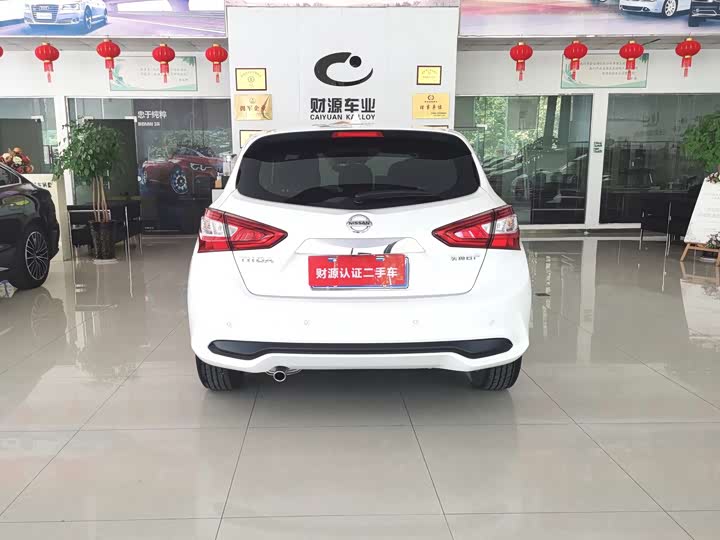 Фото 5 - Nissan Tiida