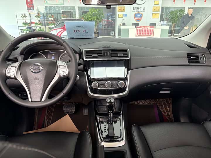 Фото 6 - Nissan Tiida