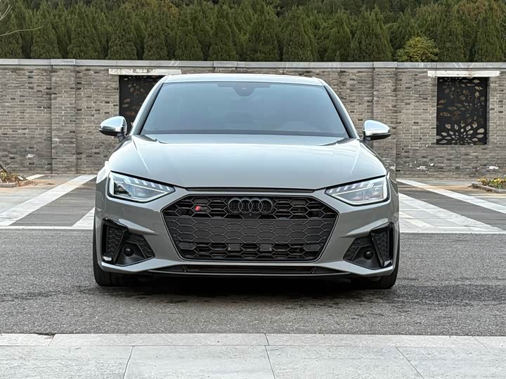 Фото 2 - Audi S4