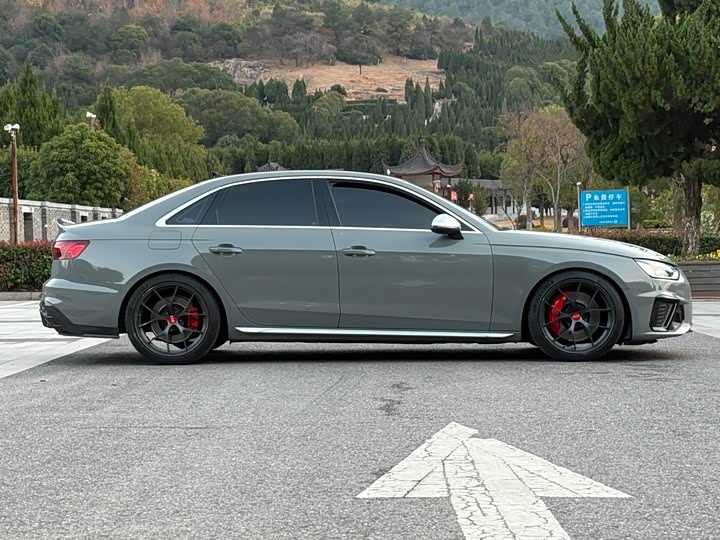 Фото 4 - Audi S4