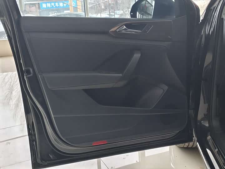 Фото 5 - Volkswagen Tharu