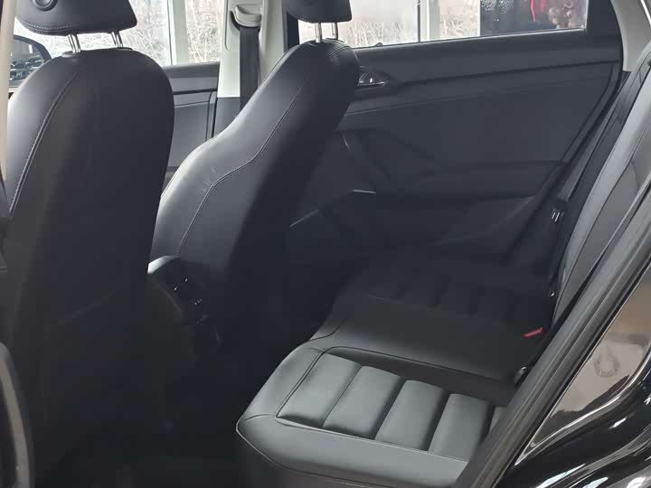 Фото 6 - Volkswagen Tharu