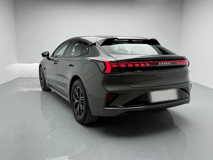 Фото 6 - Zeekr 001