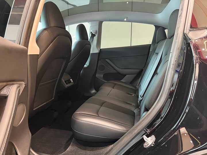 Фото 6 - Tesla Model Y