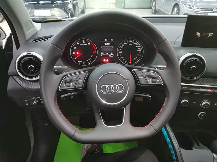 Фото 3 - Audi Q2L