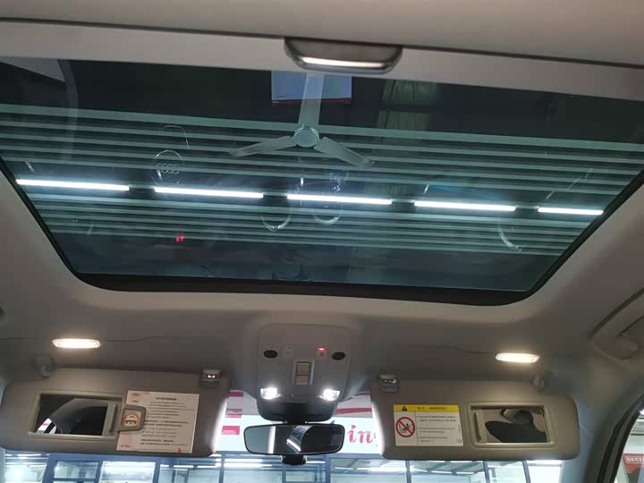 Фото 8 - Audi Q2L