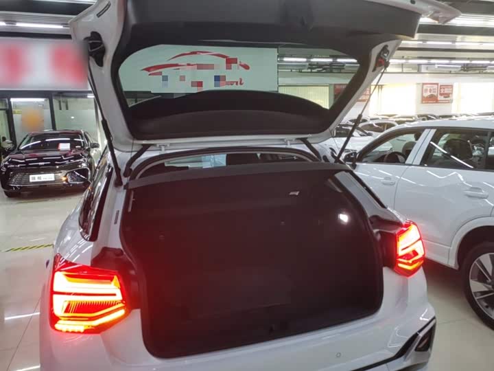 Фото 9 - Audi Q2L