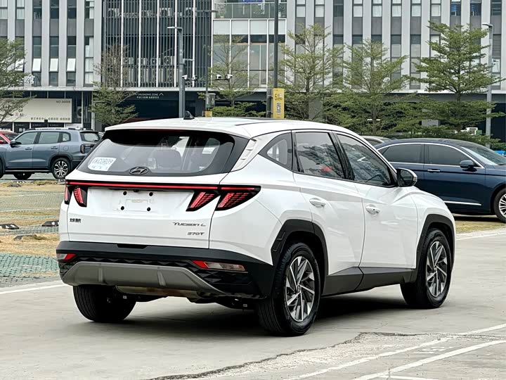 Фото 4 - Hyundai Tucson L