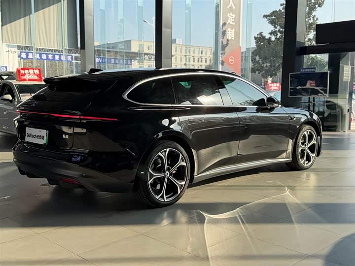 Фото 6 - Nio ET5T