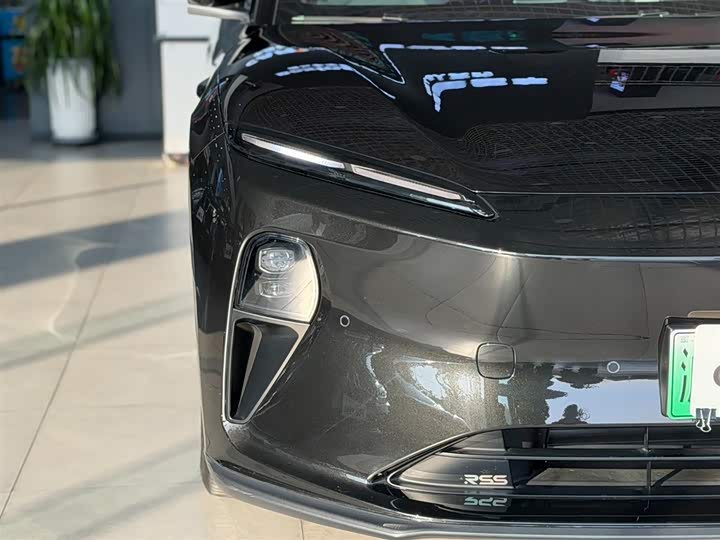 Фото 9 - Nio ET5T