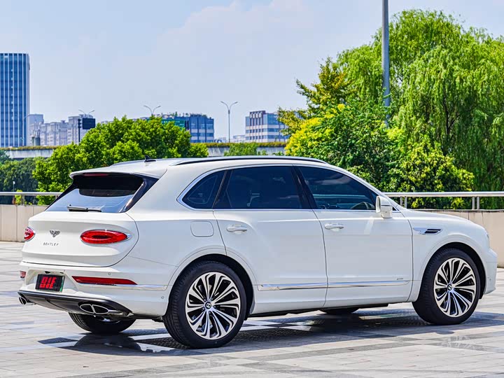 Фото 4 - Bentley Bentayga Hybrid