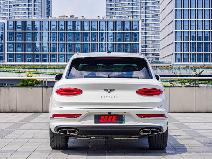 Фото 6 - Bentley Bentayga Hybrid