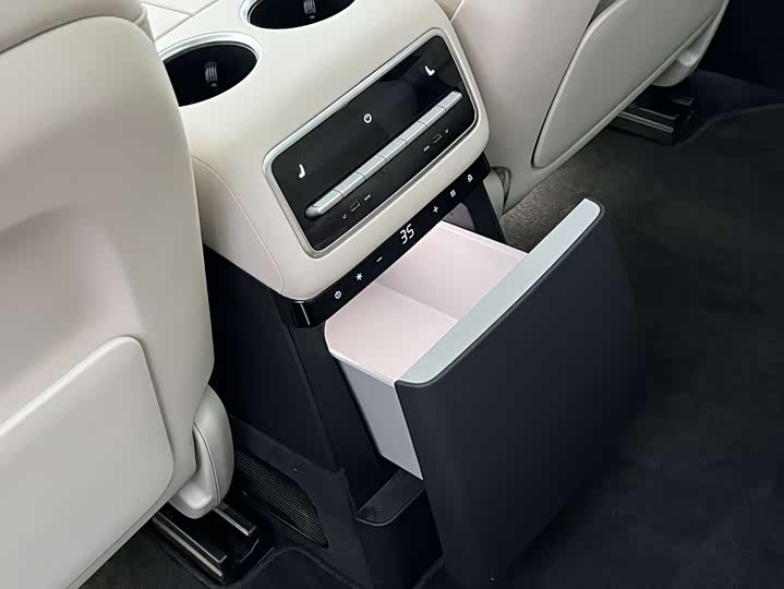 Фото 8 - LiXiang L9