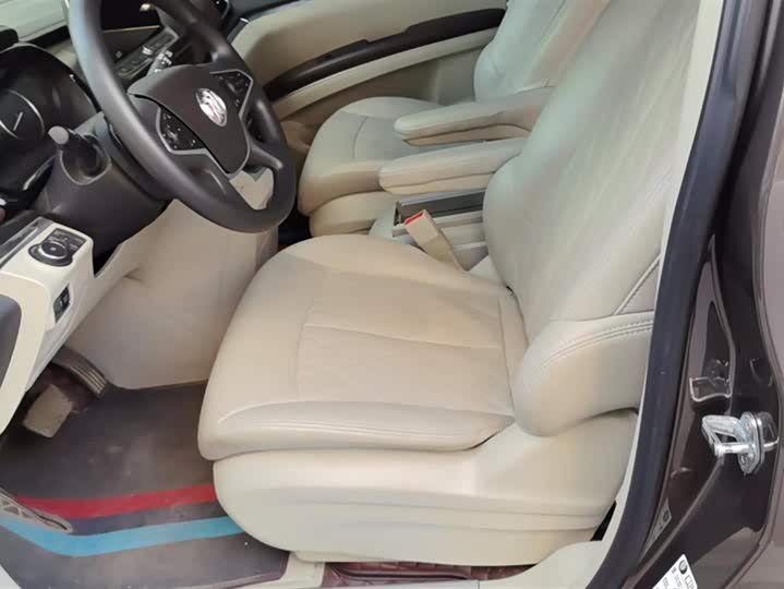 Фото 9 - Buick GL8 ES