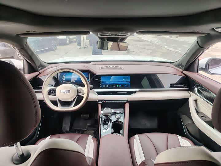 Фото 6 - Geely Monjaro