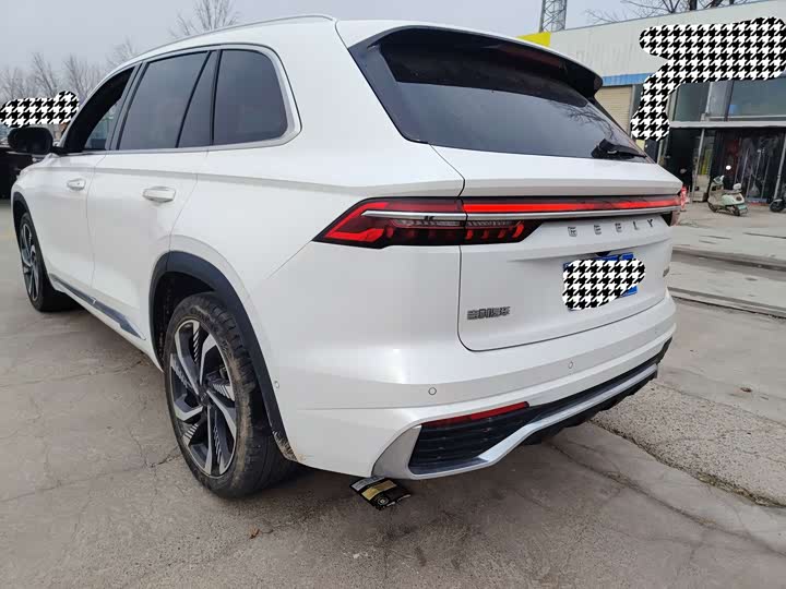 Фото 9 - Geely Monjaro