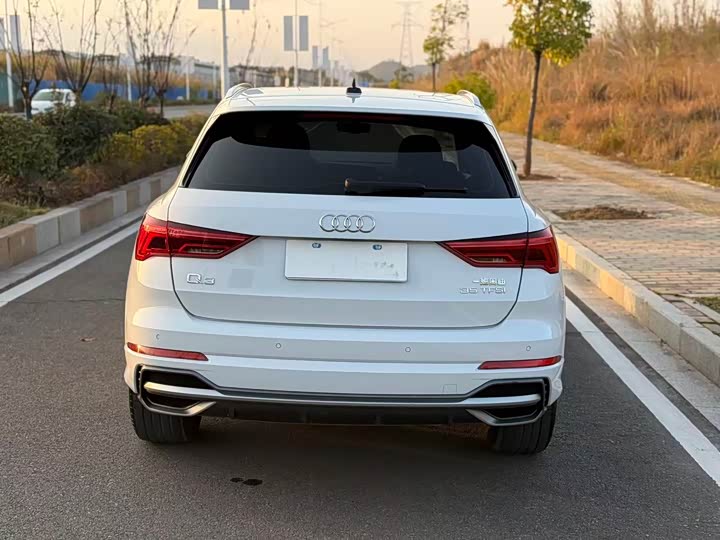 Фото 4 - Audi Q3