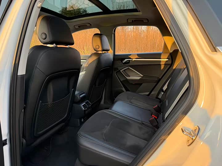 Фото 8 - Audi Q3