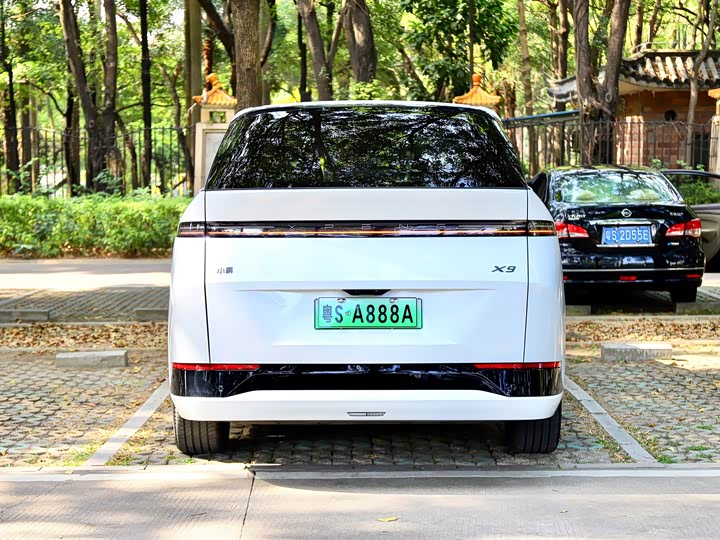 Фото 6 - XPeng X9