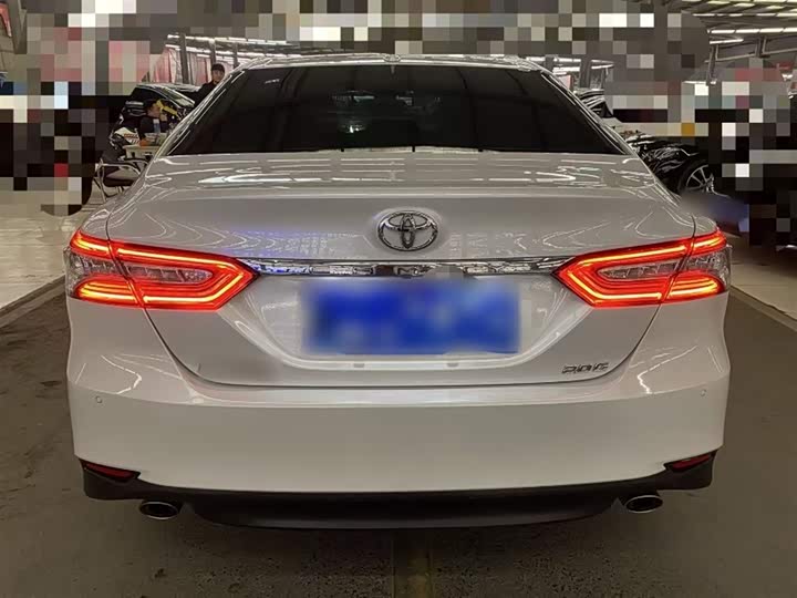 Фото 7 - Toyota Camry