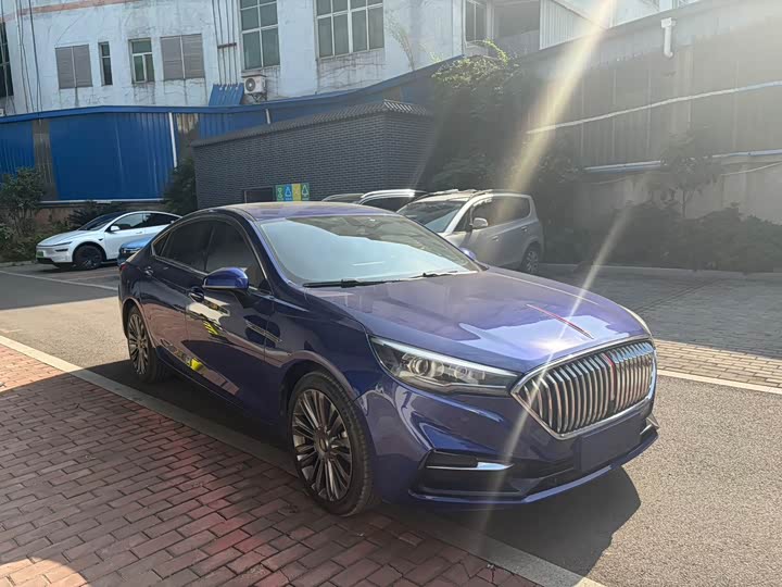 Фото 3 - Hongqi H5