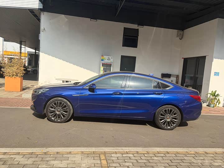 Фото 4 - Hongqi H5