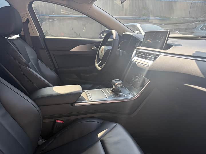 Фото 9 - Hongqi H5