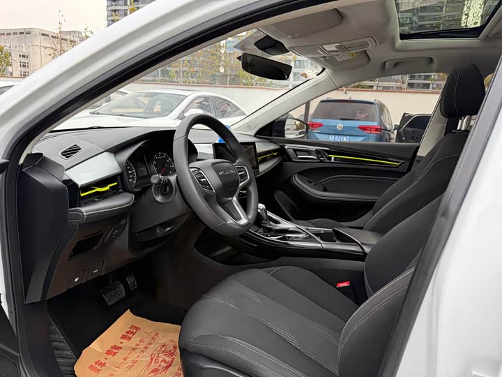 Фото 6 - Roewe i5