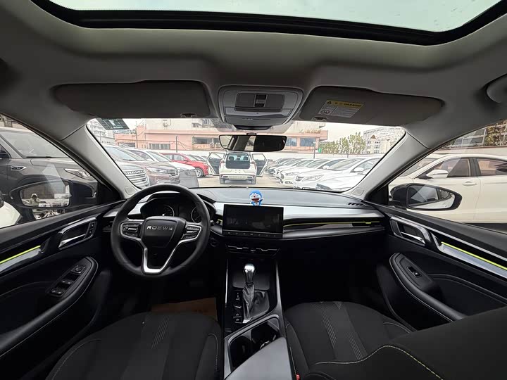 Фото 9 - Roewe i5